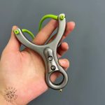 Accessoire de tir : lance-pierre en acier